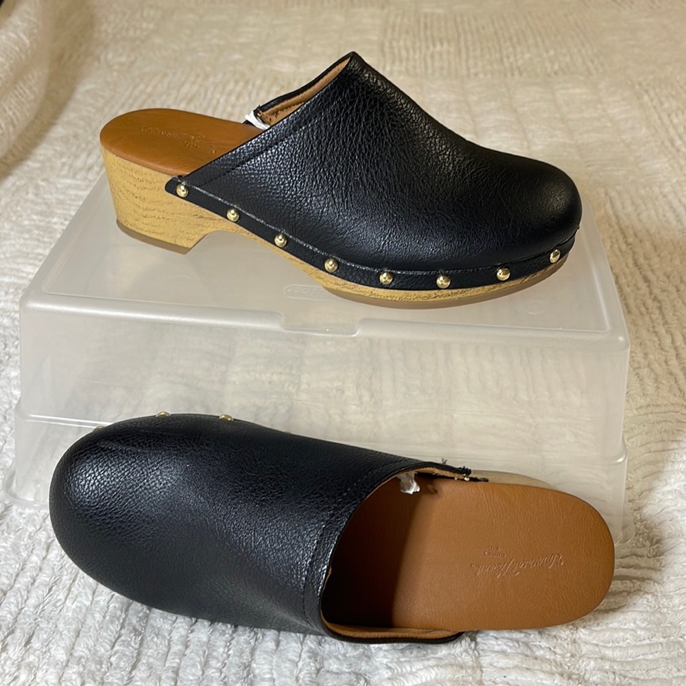 Clogs